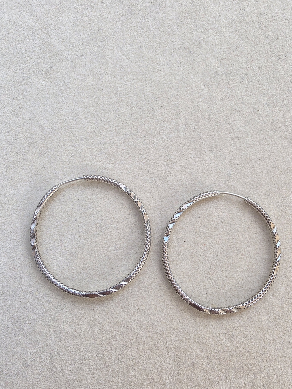Silver Diamond-Cut Textured Mesh Hoop Earrings • Acid Tested • 2.48g